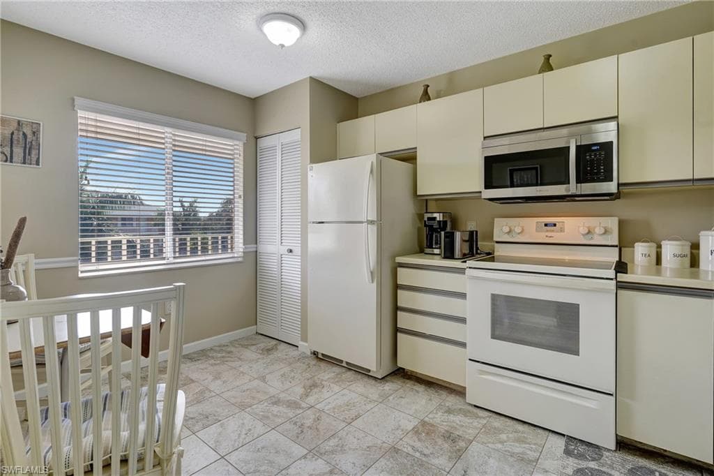 3062 Sandpiper Bay CIR K302-9
