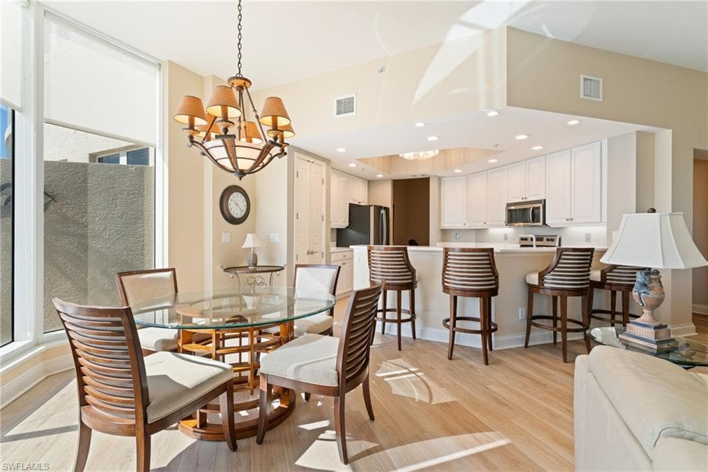 4137 Bay Beach LN 525-13