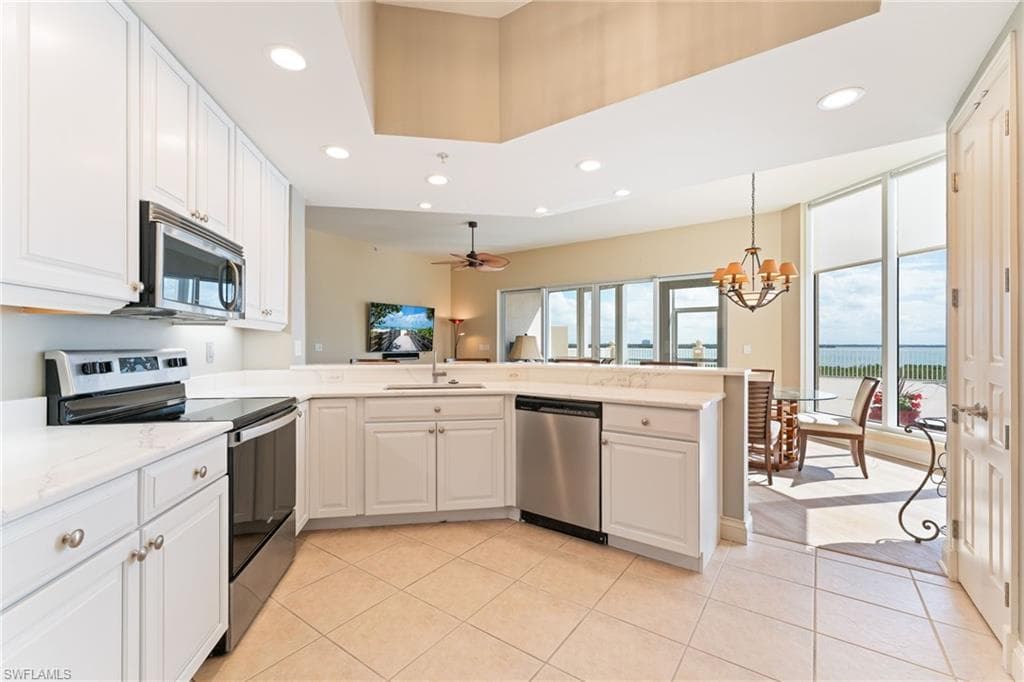 4137 Bay Beach LN 525-9