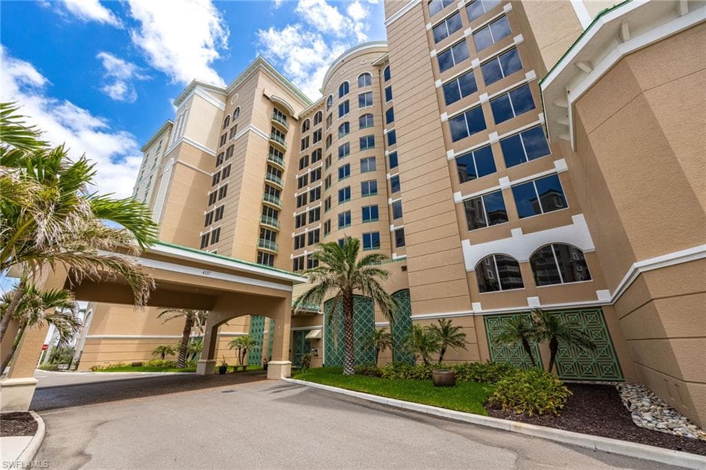 4137 Bay Beach LN 525-34