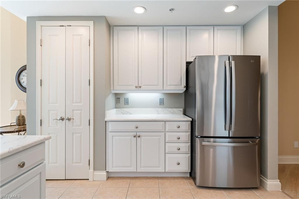 4137 Bay Beach LN 525-10