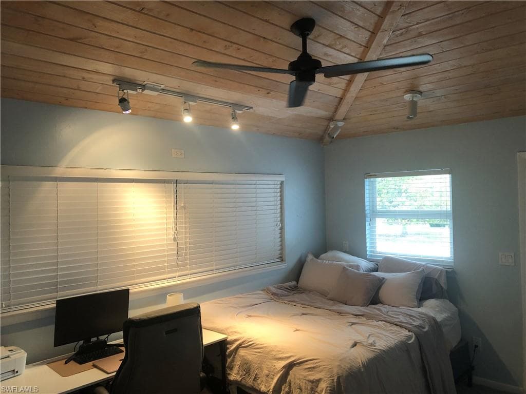 16303 Shoal CT-28