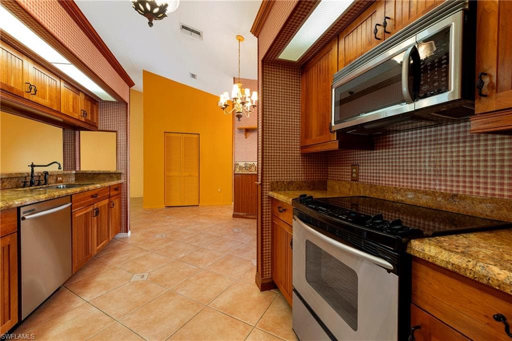25151 Fairway Dunes CT-4