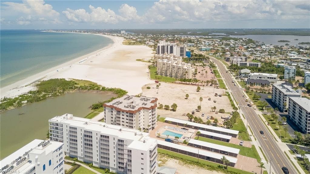 6900 Estero BLVD 701-27