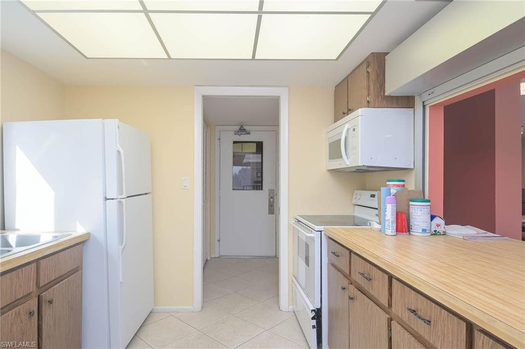 6900 Estero BLVD 701-32