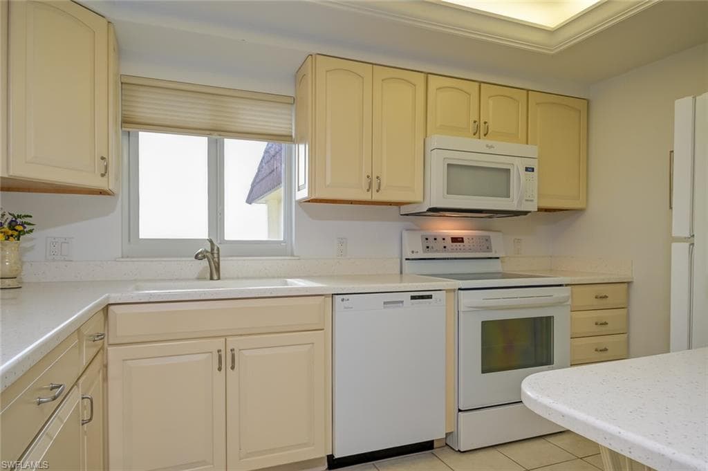 6900 Estero BLVD 701-8