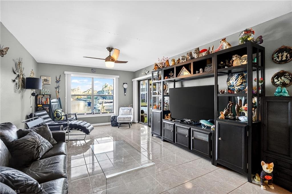 123 SW 47th TER 102-13