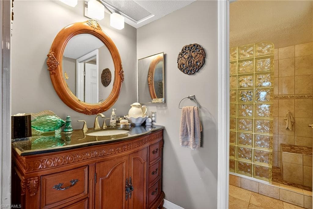 123 SW 47th TER 102-17