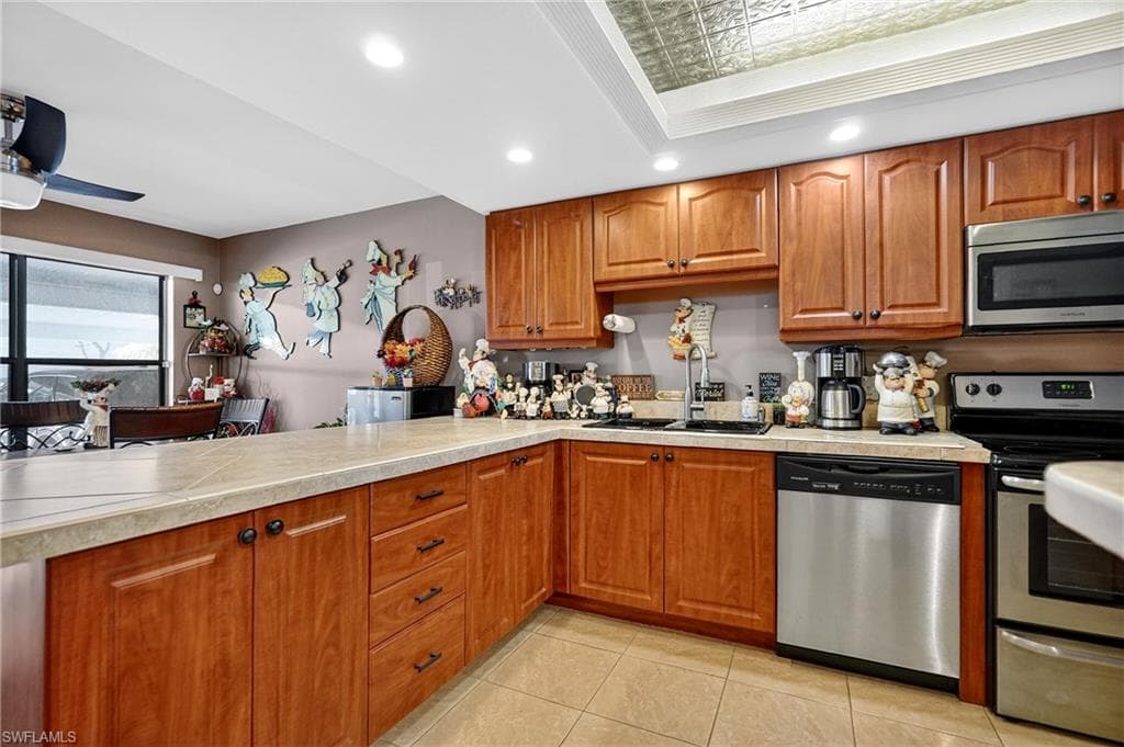 123 SW 47th TER 102-7