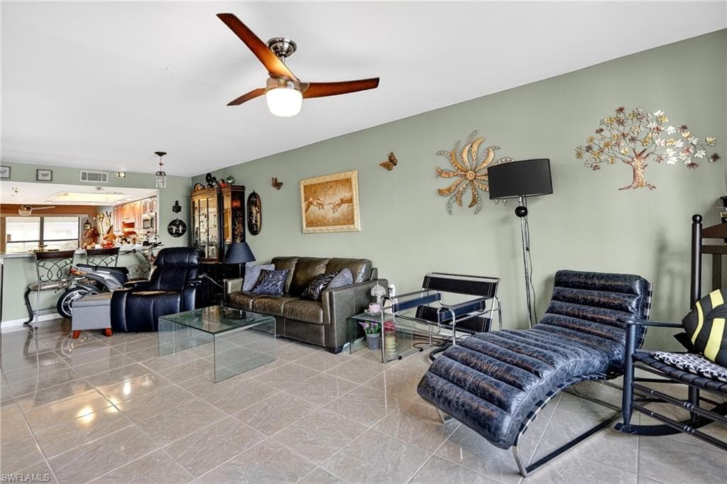 123 SW 47th TER 102-10