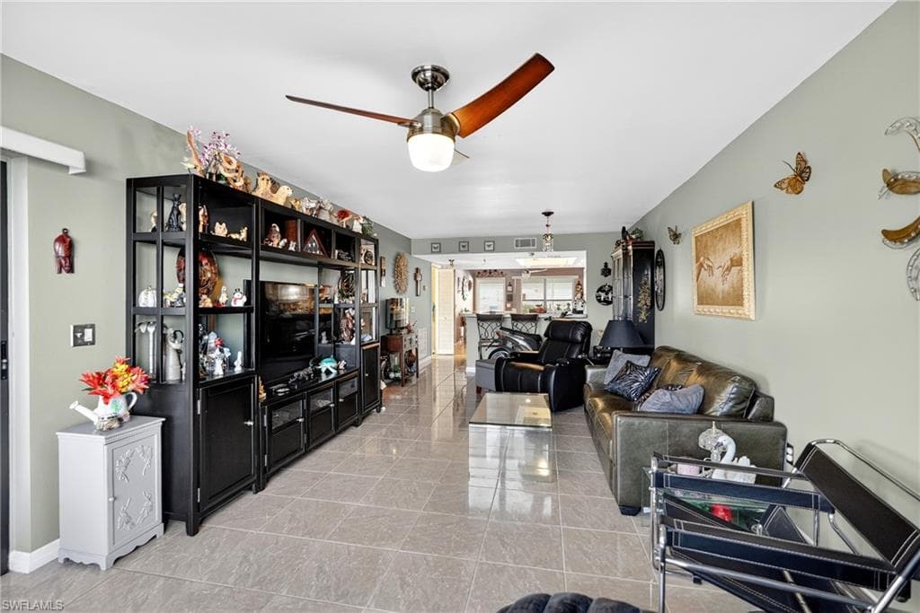123 SW 47th TER 102-11