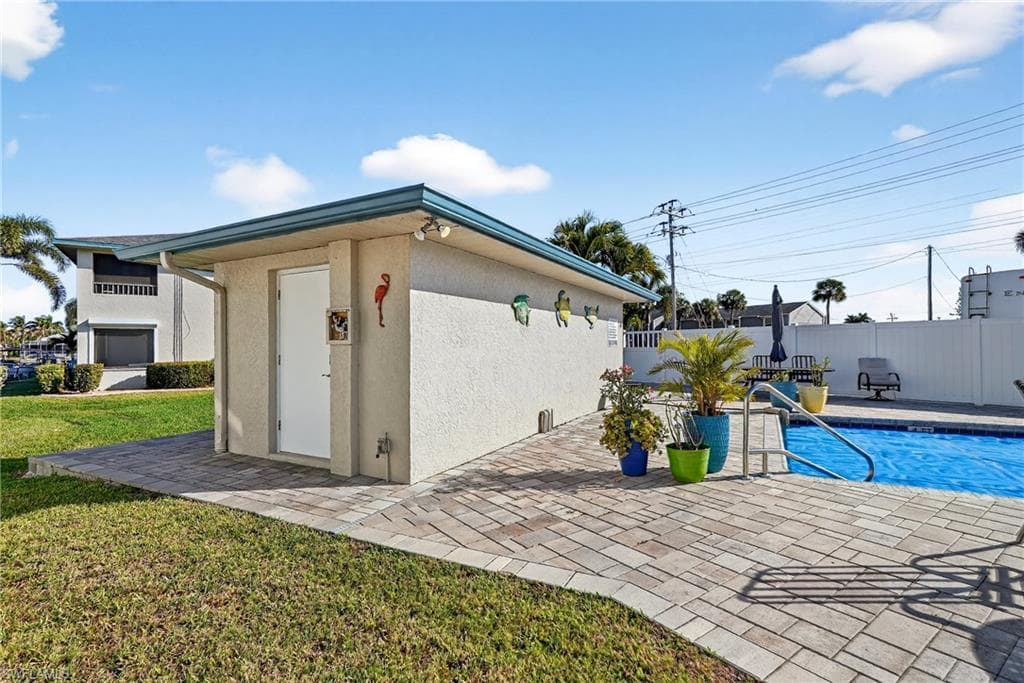 123 SW 47th TER 102-44