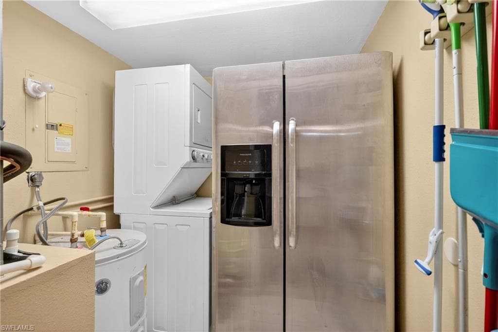 123 SW 47th TER 102-21