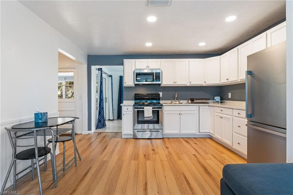 1006 April LN-8