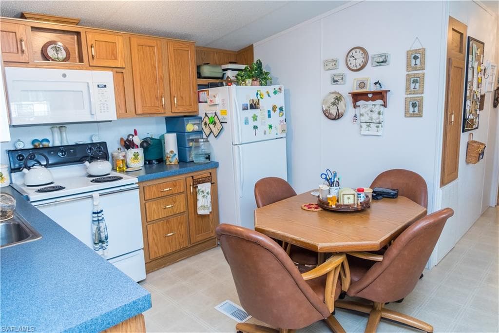 12130 Palm DR-12