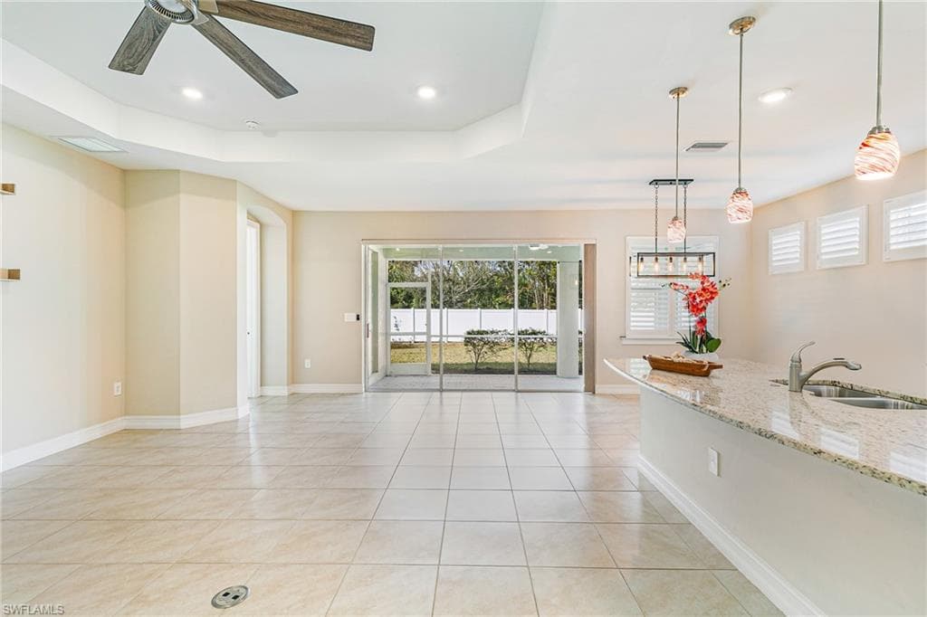 3028 Royal Gardens AVE-6