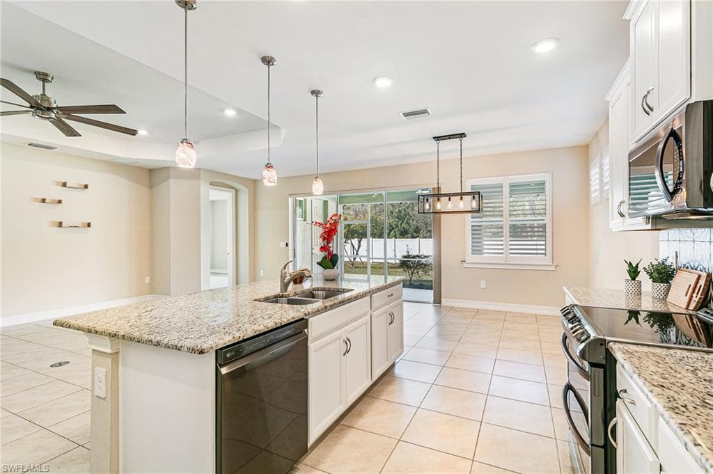 3028 Royal Gardens AVE-7