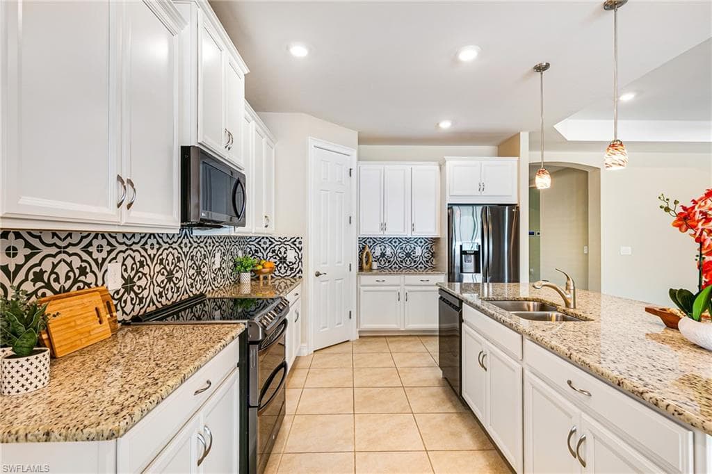3028 Royal Gardens AVE-5