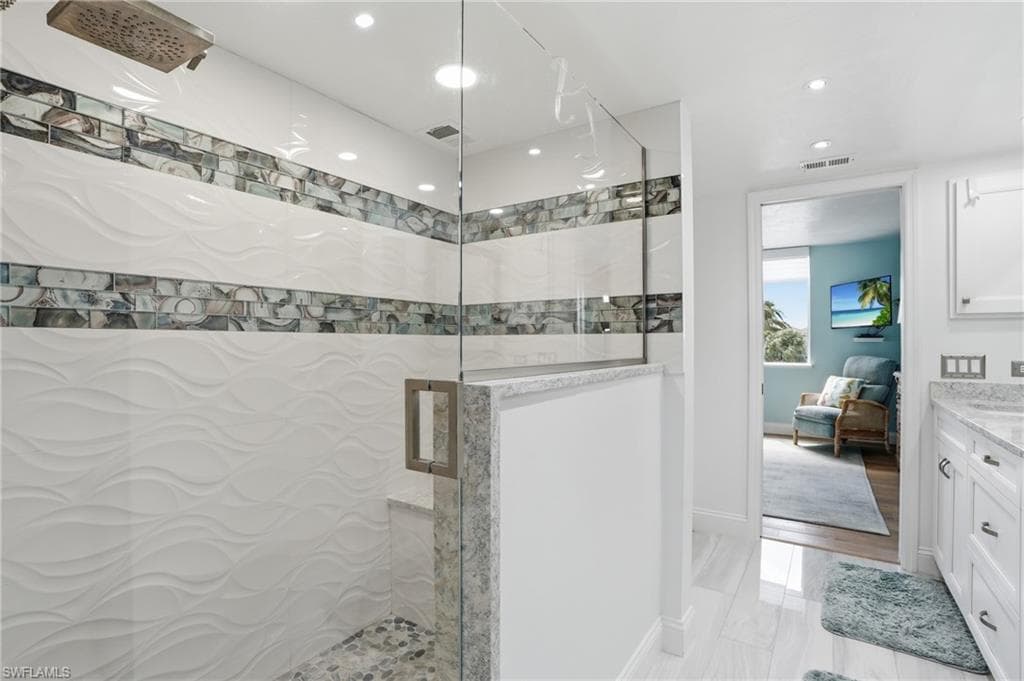 4745 Estero BLVD 204-30