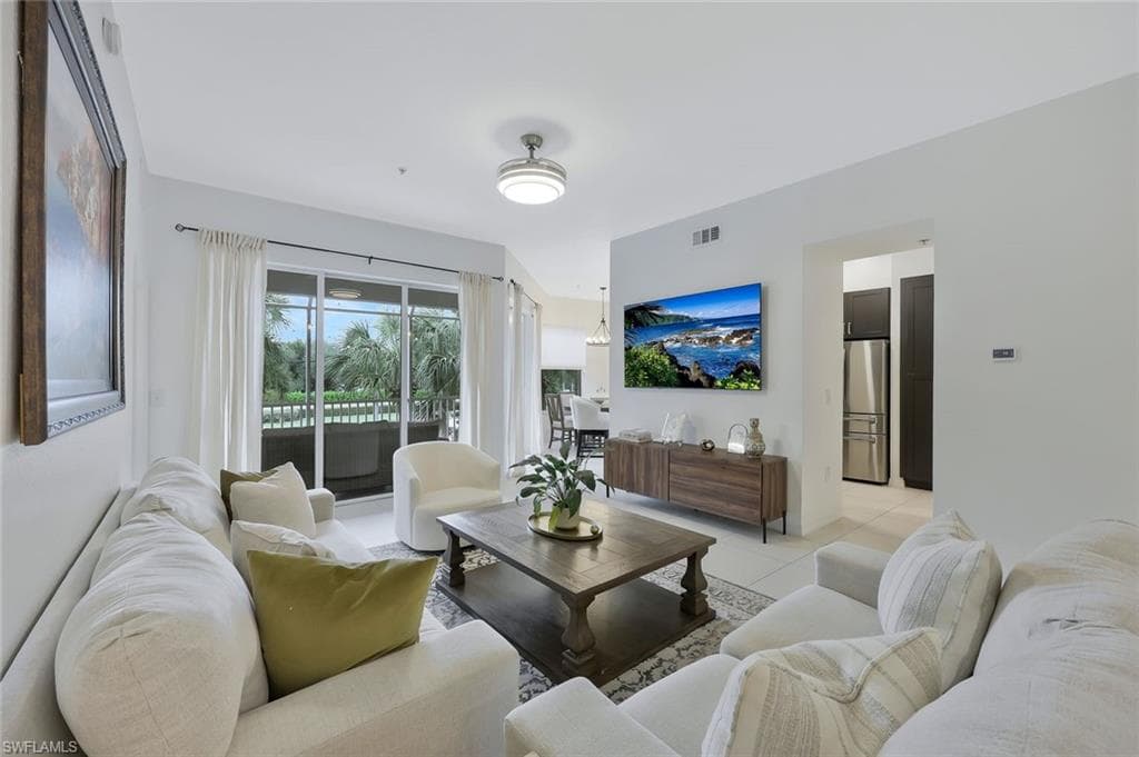 9210 Belleza WAY 204-6