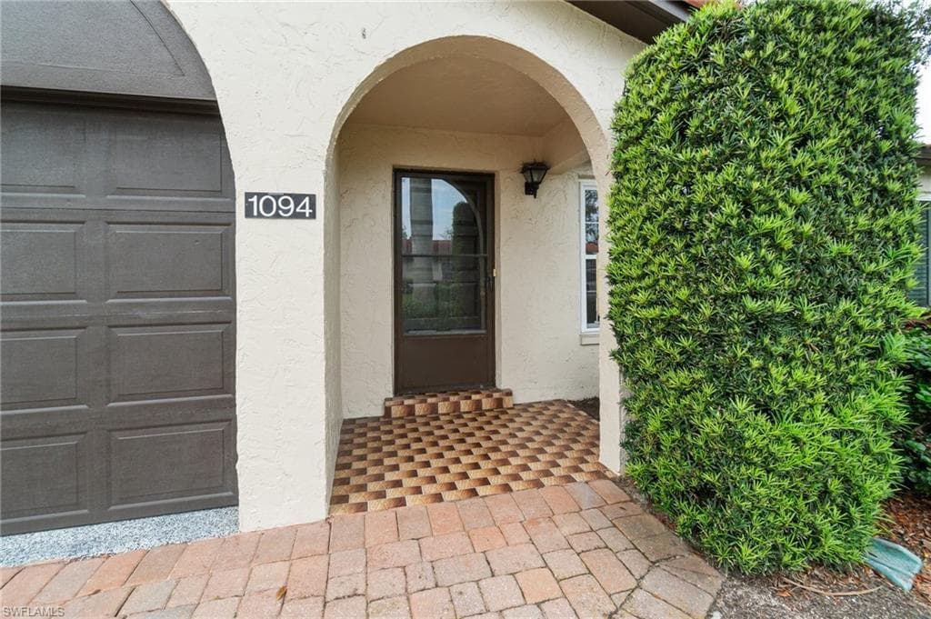 1094 Forest Lakes DR-5