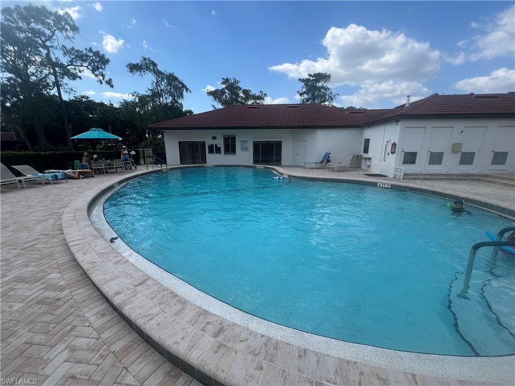 1094 Forest Lakes DR-29