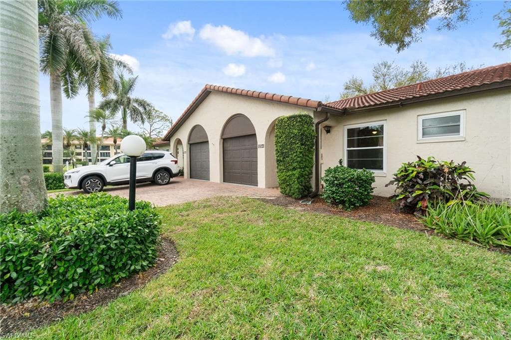1094 Forest Lakes DR-4