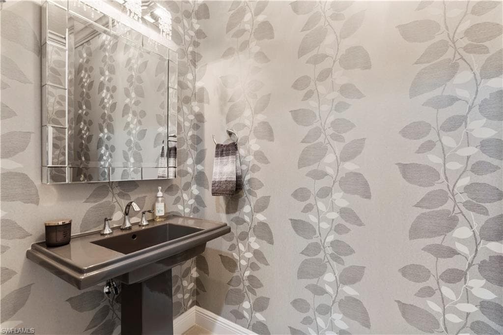 10102 Palazzo DR-28