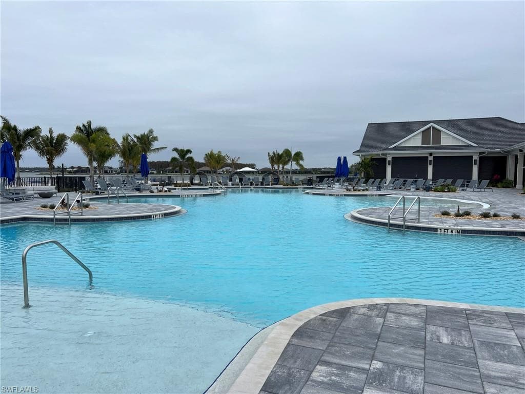 13528 Blue Bay CIR-41