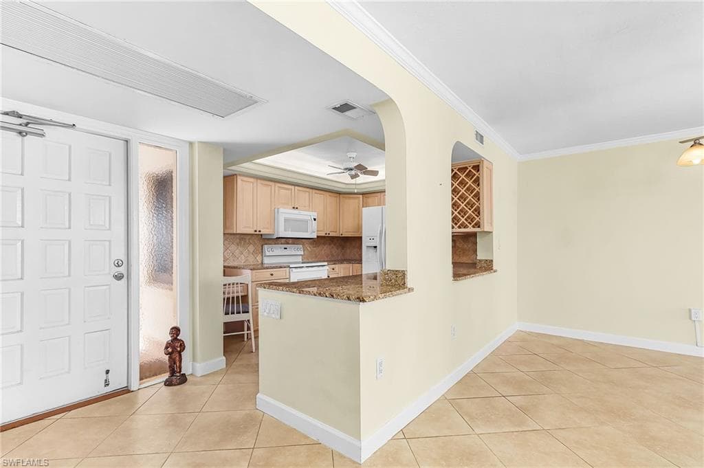 6660 Estero BLVD 303-14