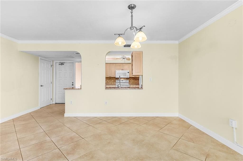 6660 Estero BLVD 303-18