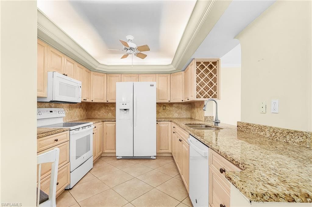 6660 Estero BLVD 303-15