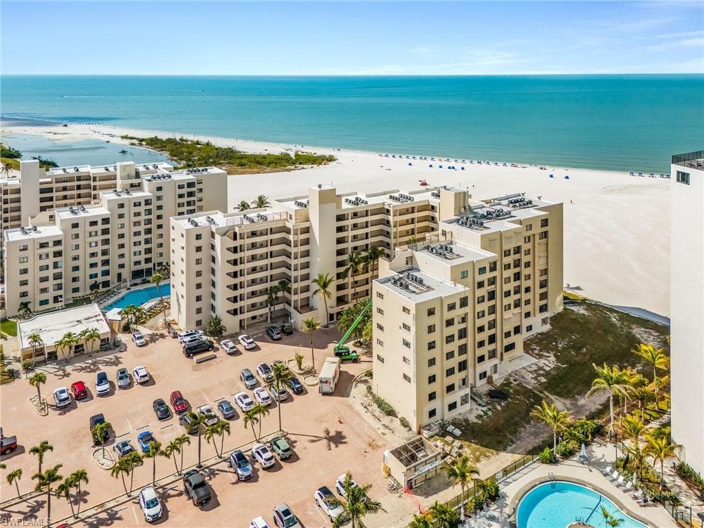 6660 Estero BLVD 303-25