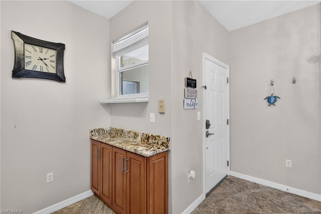 15441 Bellamar CIR 1123-8