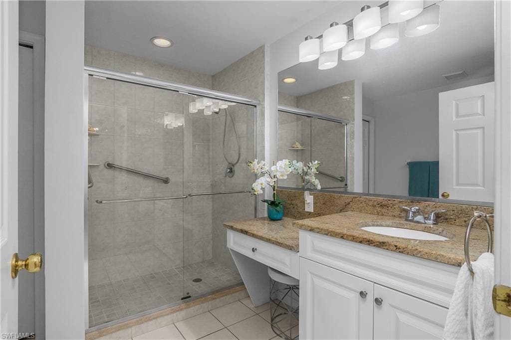 22992 Lone Oak DR-14