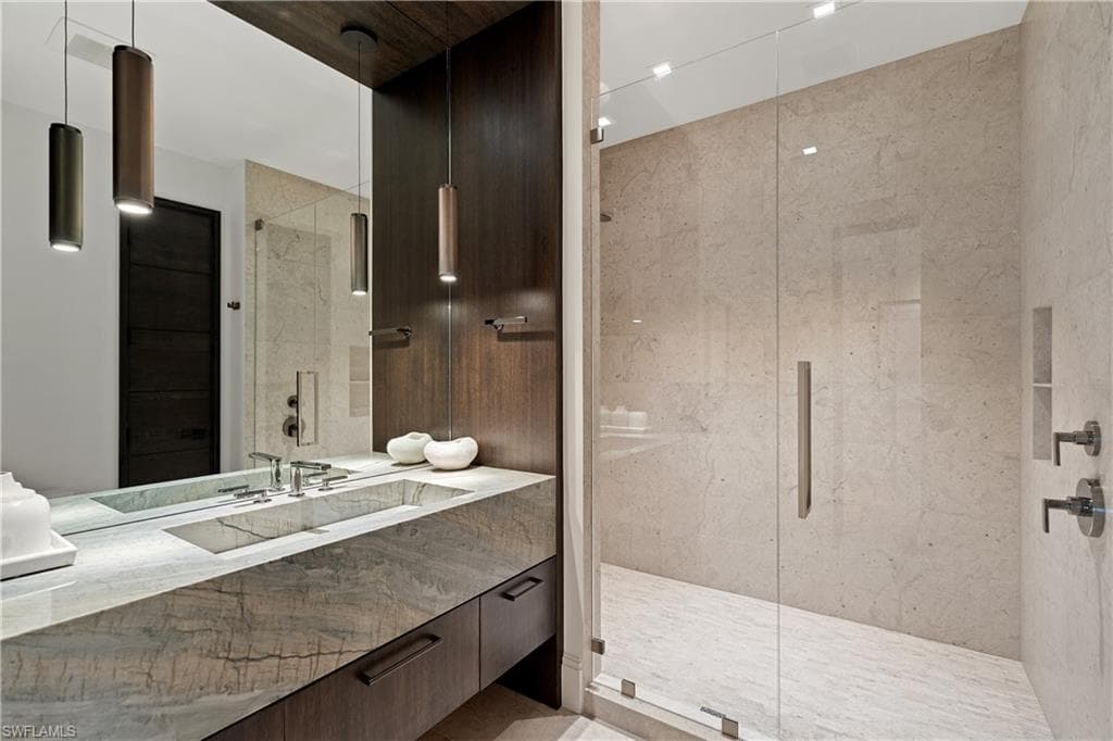 81 Seagate DR PH20-20
