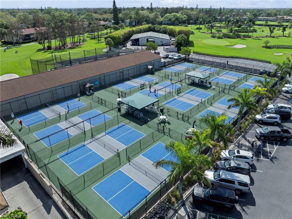84 Glades BLVD 2-33
