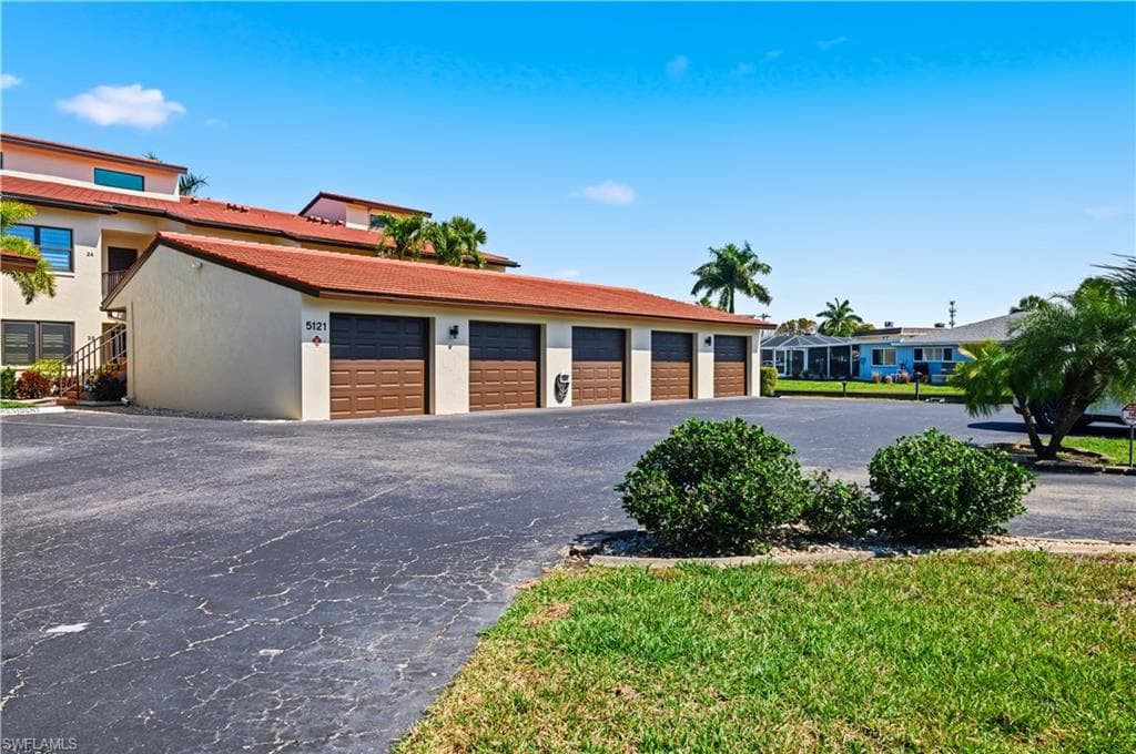 5121 Sunnybrook CT 26-28