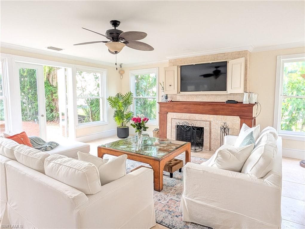2878 Valencia WAY-12