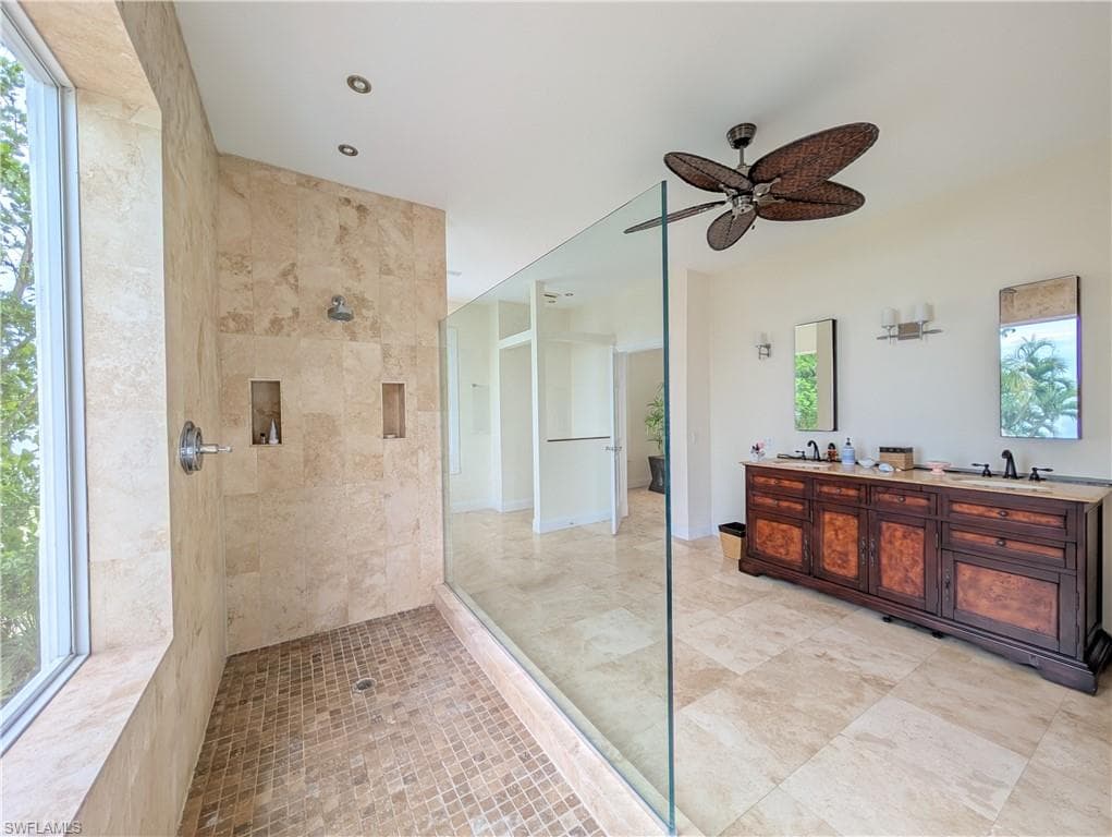 2878 Valencia WAY-30