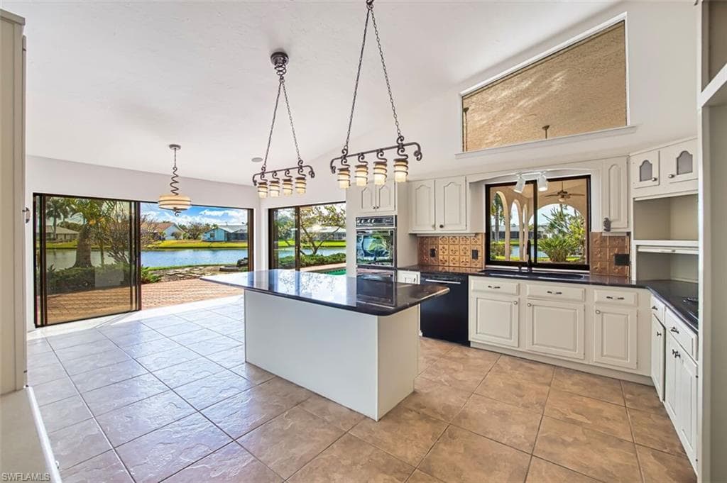 6896 Erin Marie CT-19