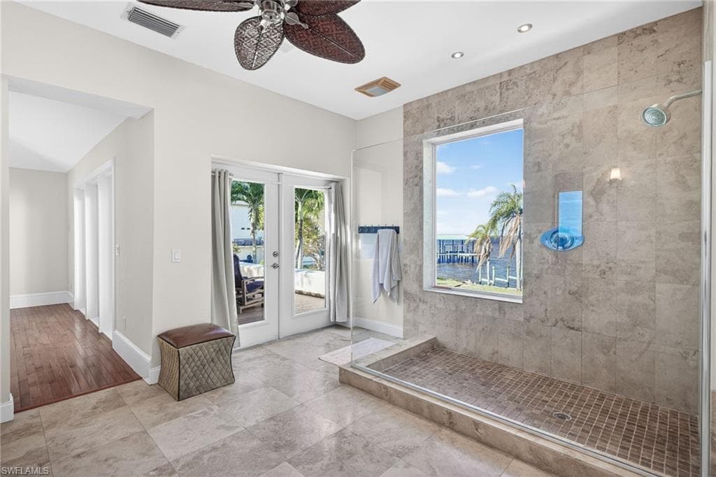 2878 Valencia WAY-22