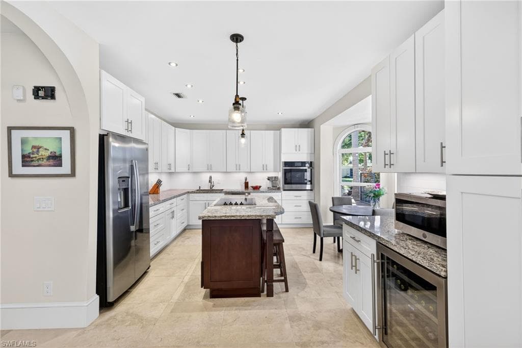 2878 Valencia WAY-9