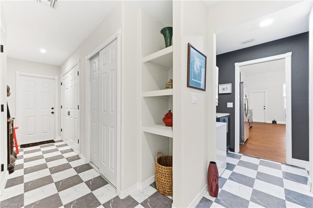 1377 Coconut DR-34