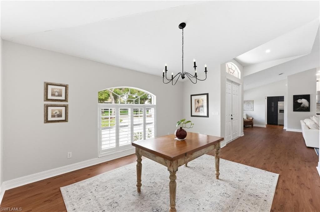 1377 Coconut DR-18