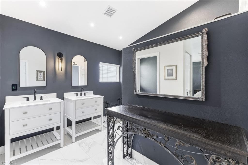 1377 Coconut DR-25