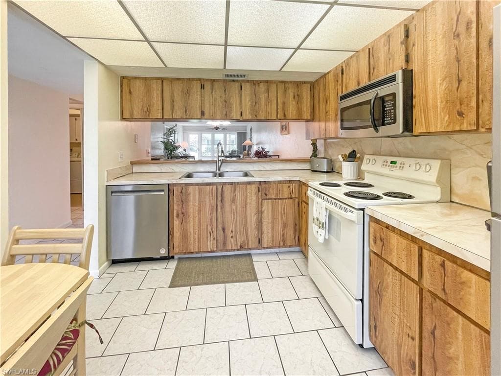 4070 Looking Glass LN 3101-4