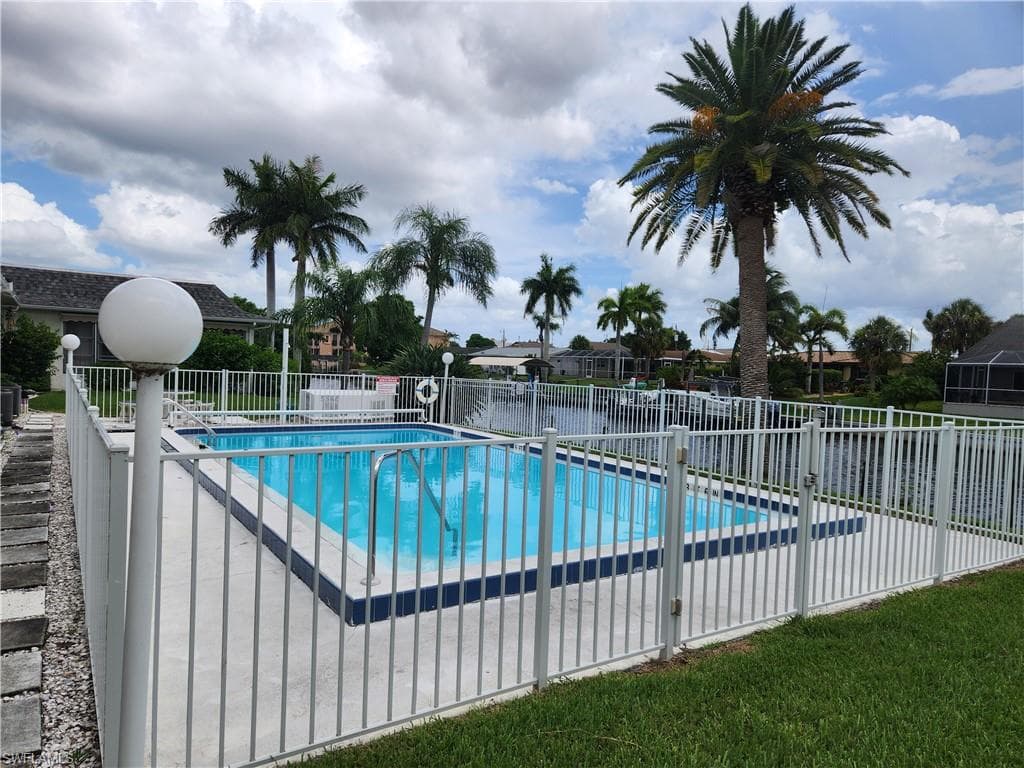 1220 SE 40th ST 6-27