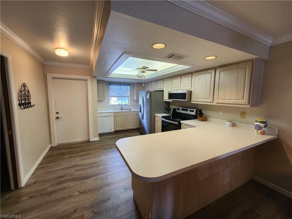 1220 SE 40th ST 6-9