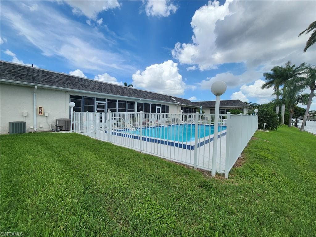 1220 SE 40th ST 6-32